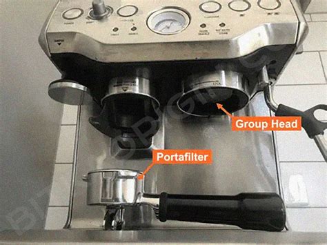 Pada Mesin Espresso terdapat bagian yang berfungsi untuk mengekstrak ampas kopi